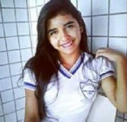 Gaby novinha pagando boquete depois da aula