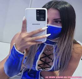 Gatinha tirou algumas fotos sensuais para o instagram, confira.