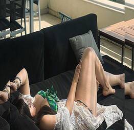 Gatinha toda gostosa e sensual 2023