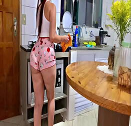 Toda Vez Que Preciso Limpar Minha Casa, Chamo Essa Empregada, Fico Com Tesão Quando - Videos Red